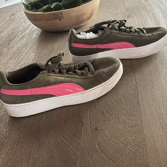 - Puma Vikky Platform Sneakers (38.5) US 8 - Picture 6 of 7